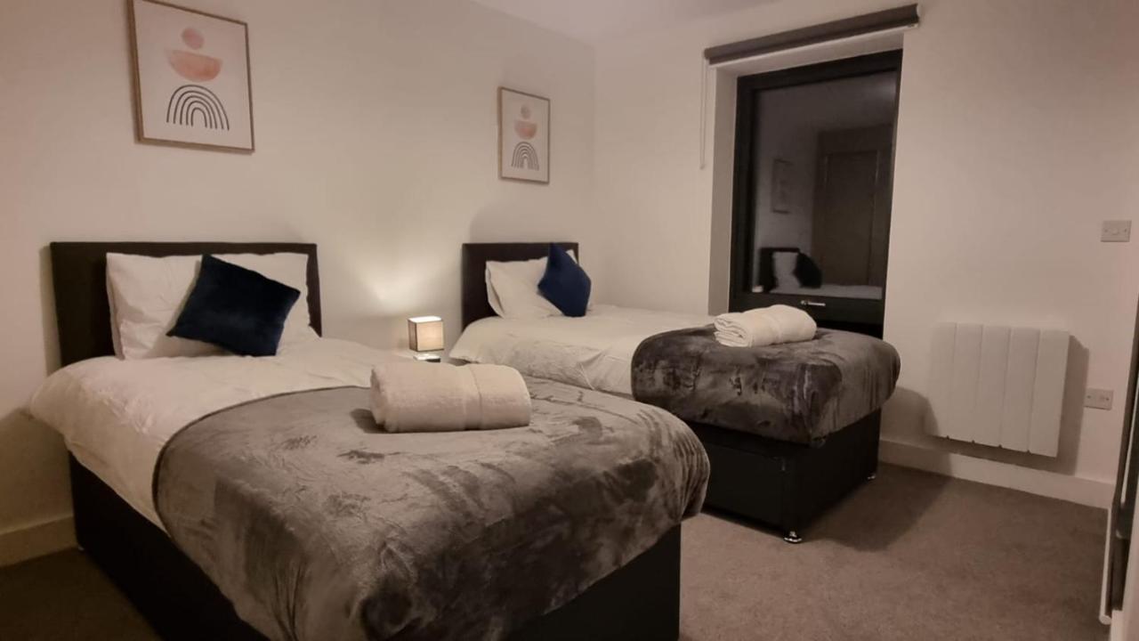 Spacious Balcony View Apt Near Nec Bhx Free Parking Sleeps 4 Hockley Heath Zewnętrze zdjęcie