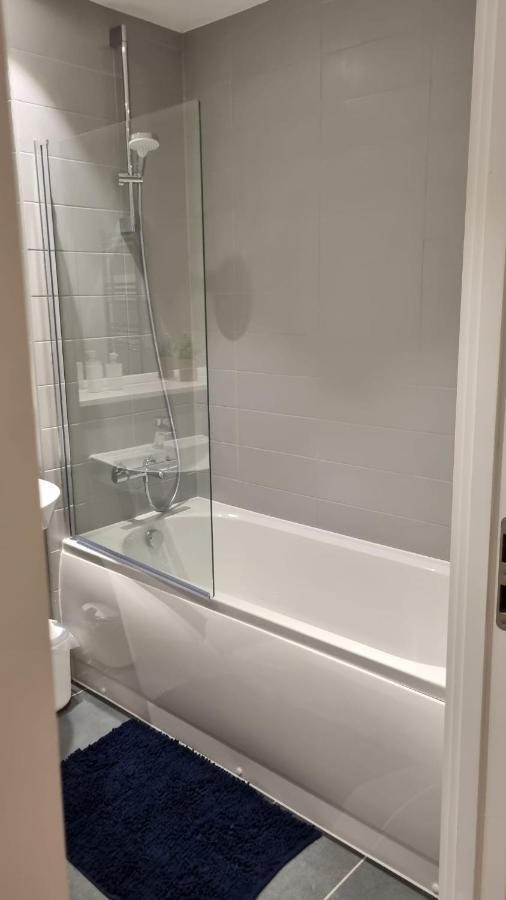 Spacious Balcony View Apt Near Nec Bhx Free Parking Sleeps 4 Hockley Heath Zewnętrze zdjęcie