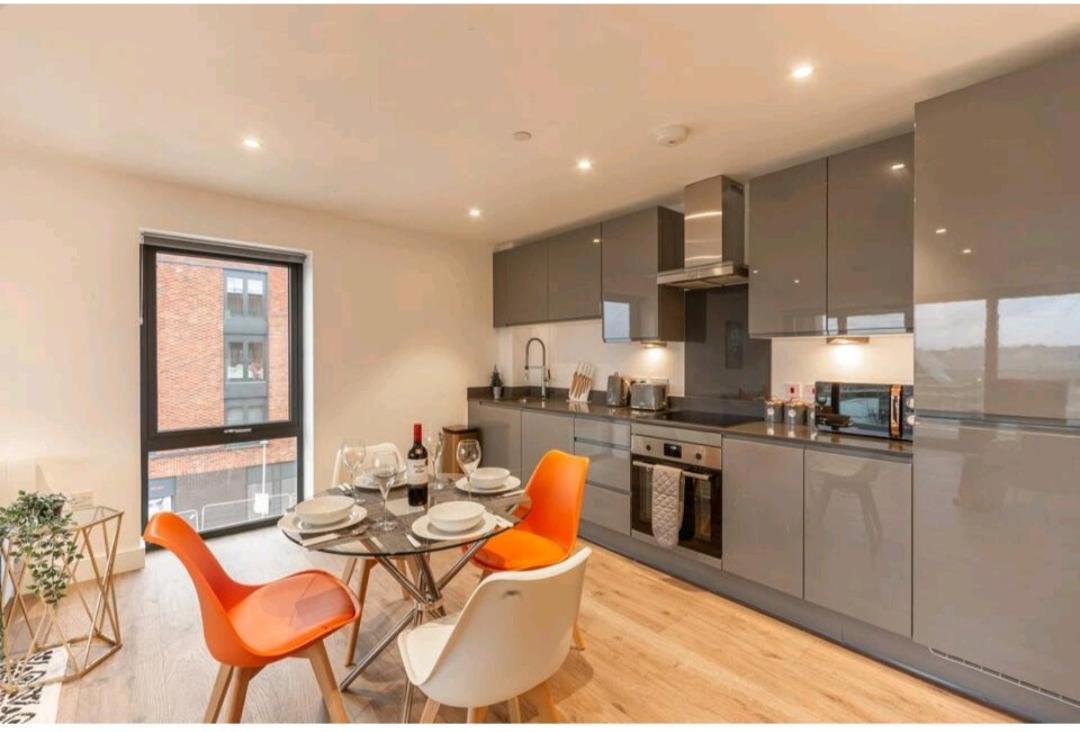 Spacious Balcony View Apt Near Nec Bhx Free Parking Sleeps 4 Hockley Heath Zewnętrze zdjęcie